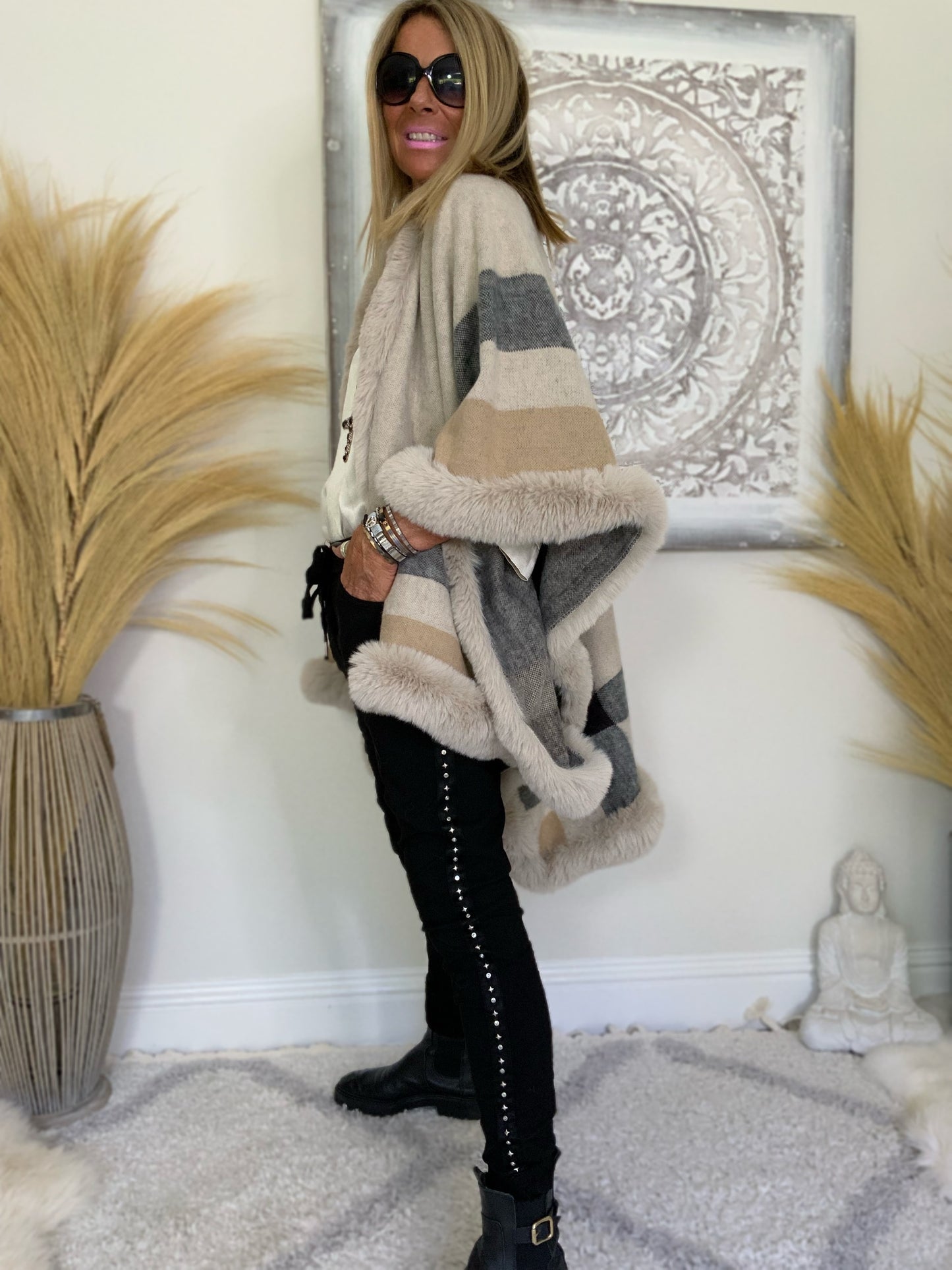 Sakita Poncho-Wrap