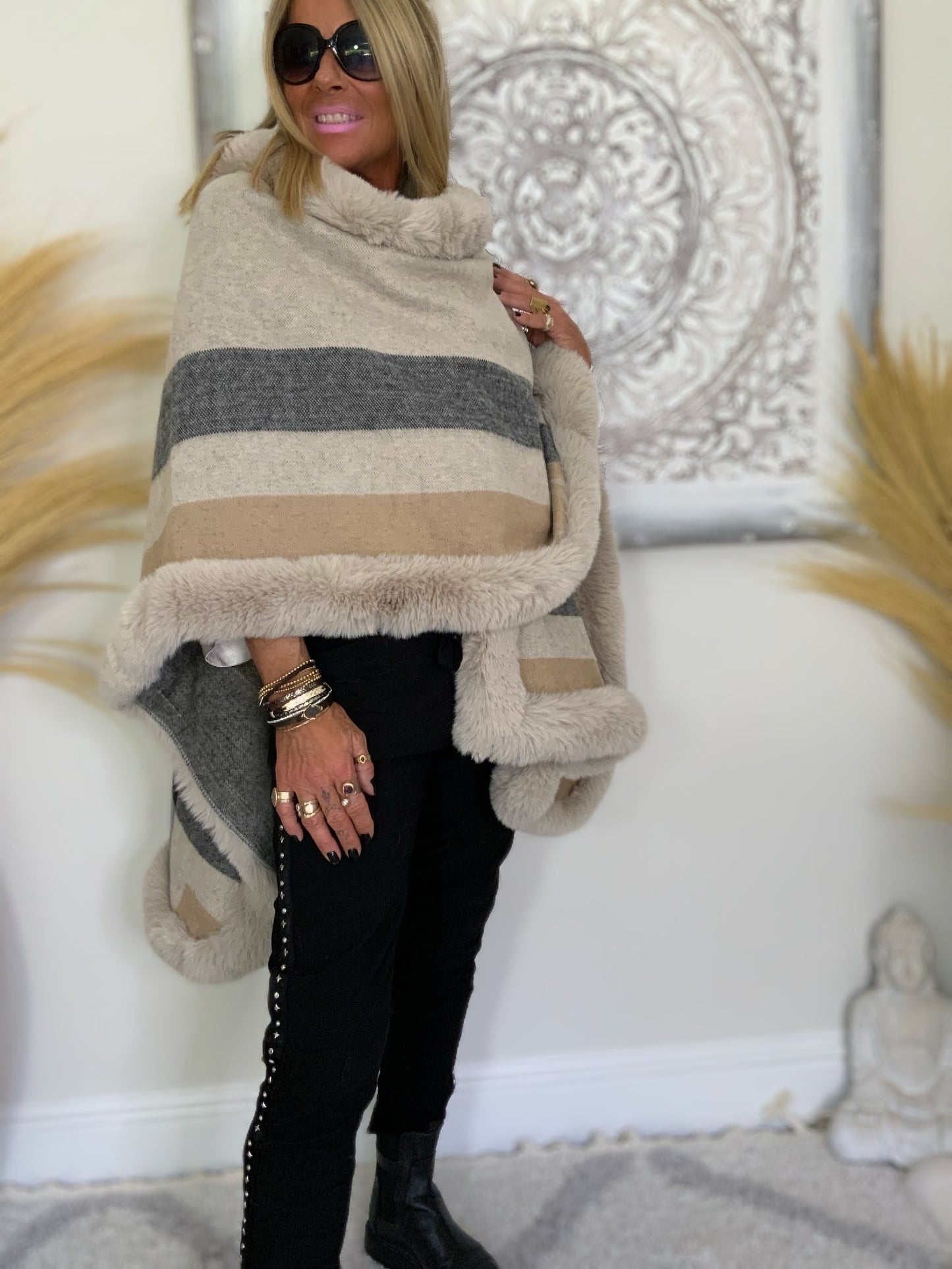 Sakita Poncho-Wrap