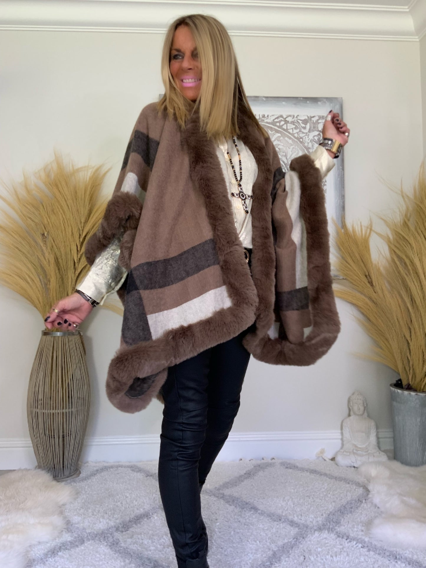 Sakita Poncho-Wrap
