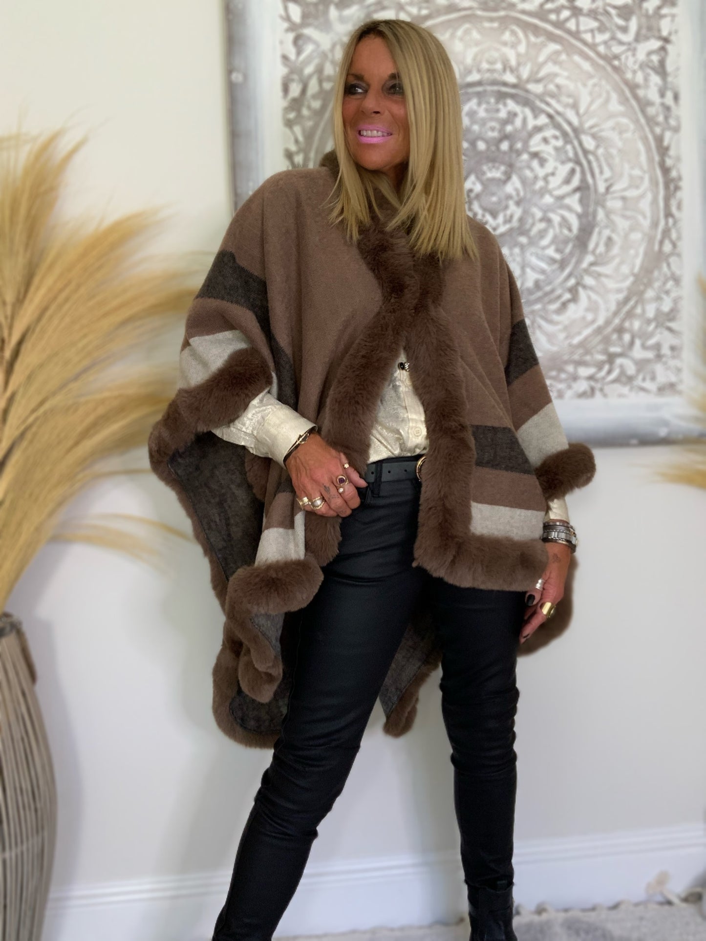 Sakita Poncho-Wrap
