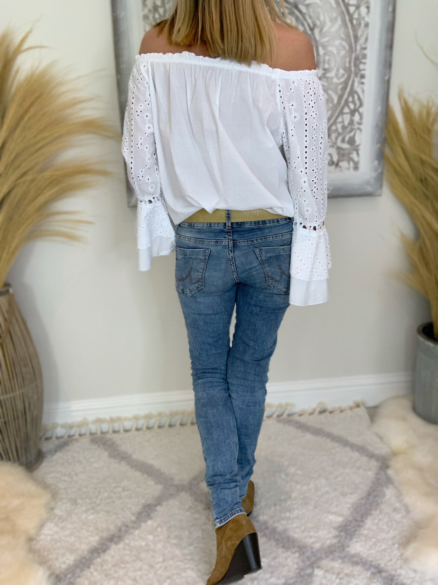 Lydia Broderie Top