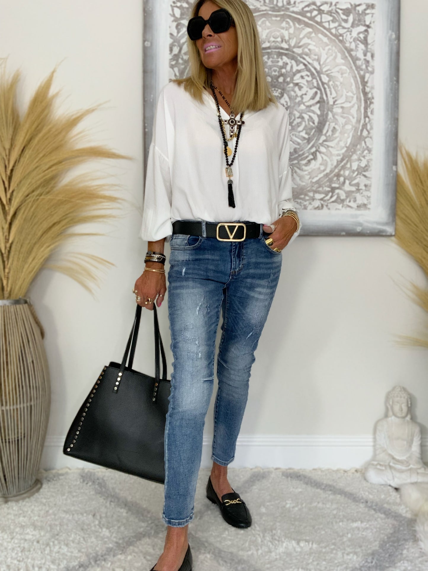 Melly & Co Cropped Distressed Jeans