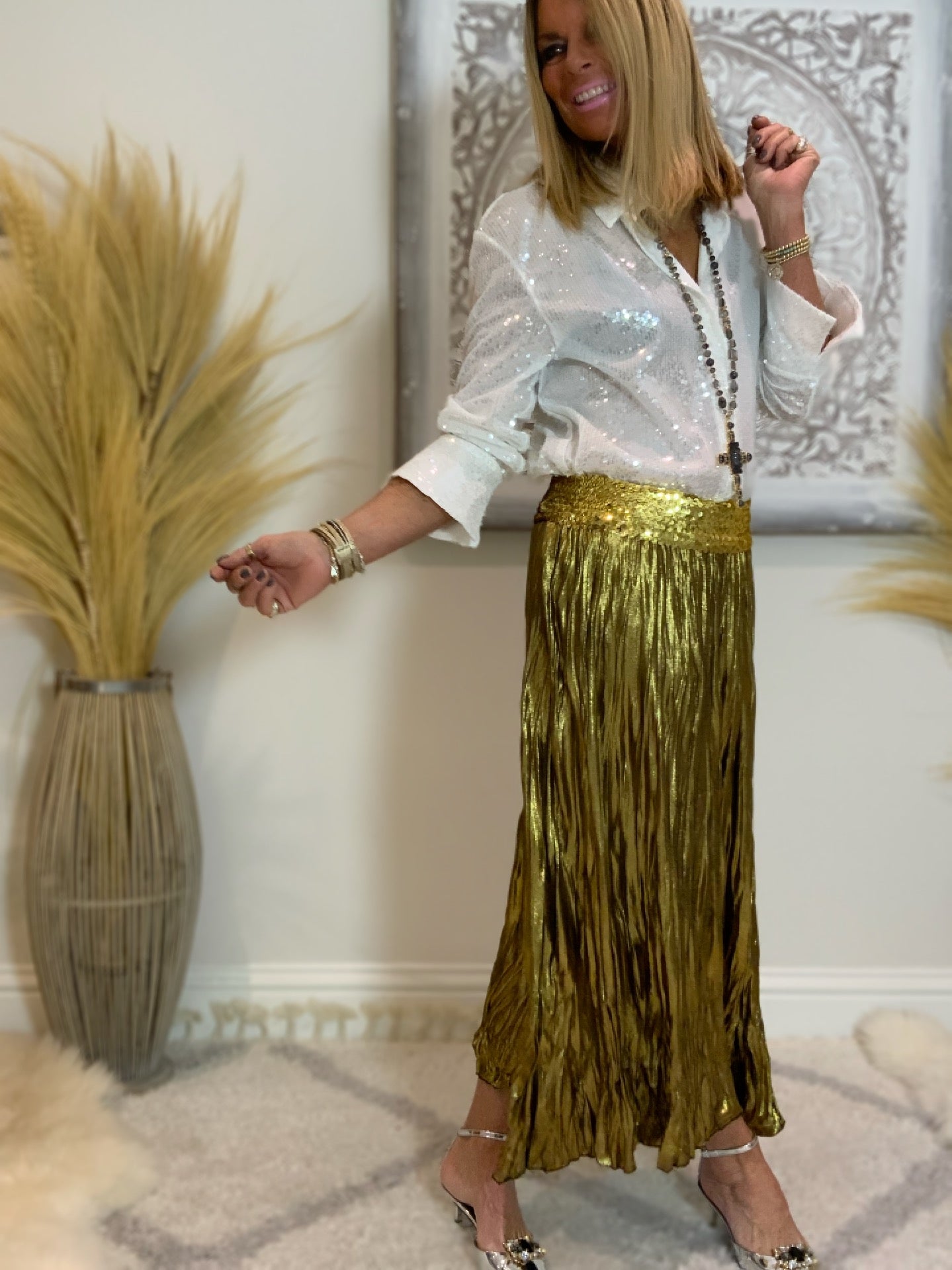 Long gold clearance skirt outfit