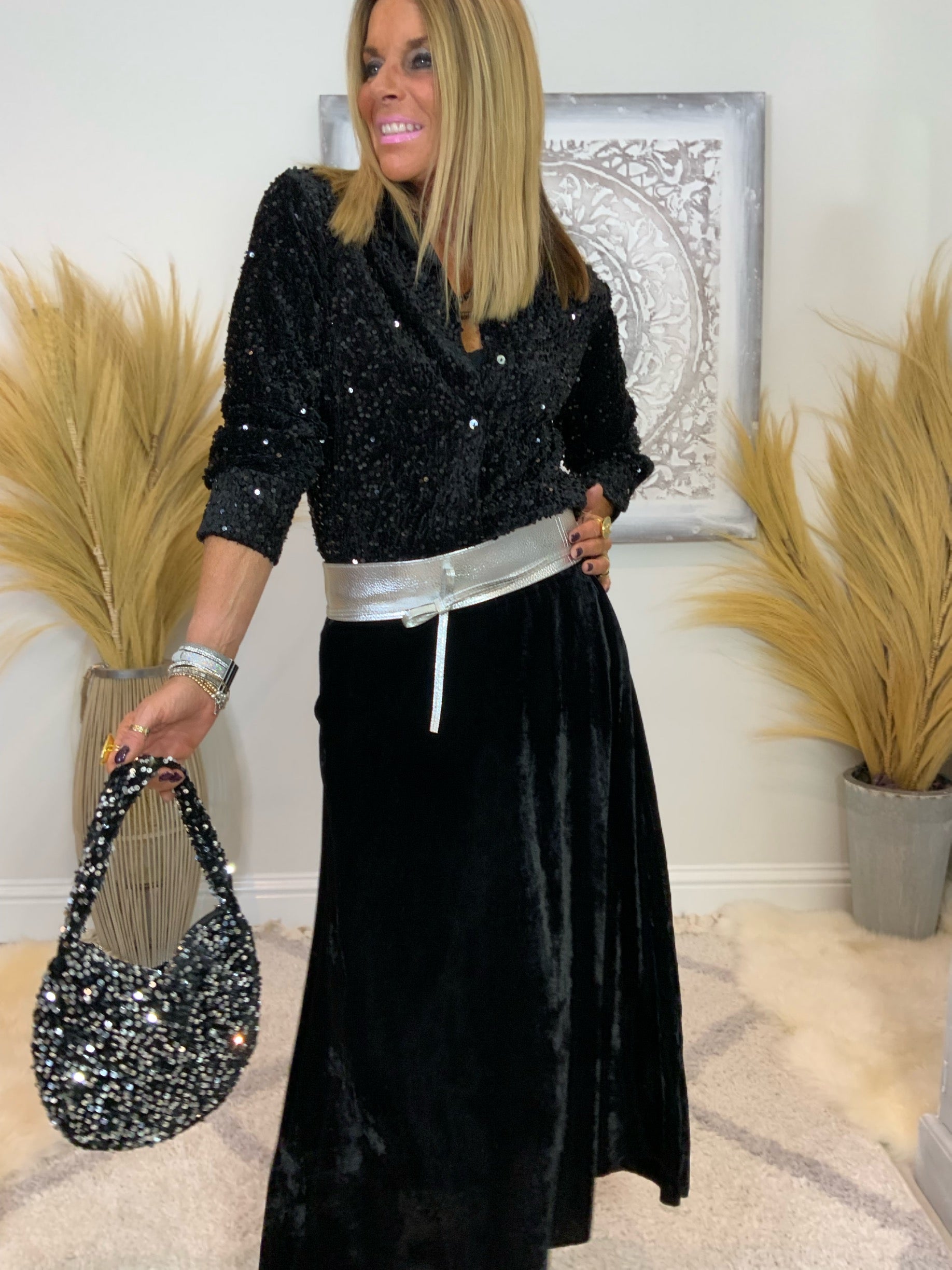 Black maxi velvet skirt hotsell