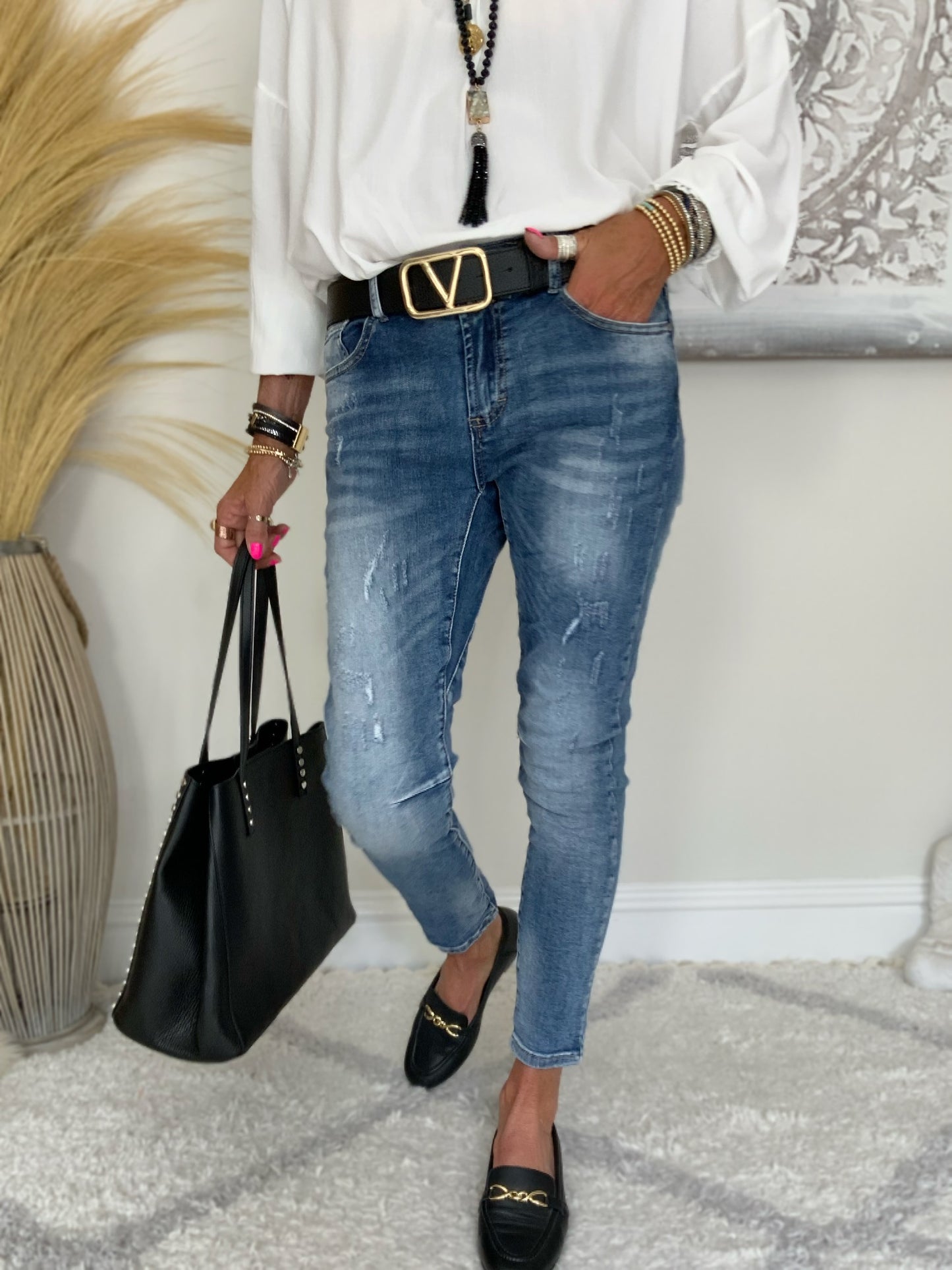 Melly & Co Cropped Distressed Jeans