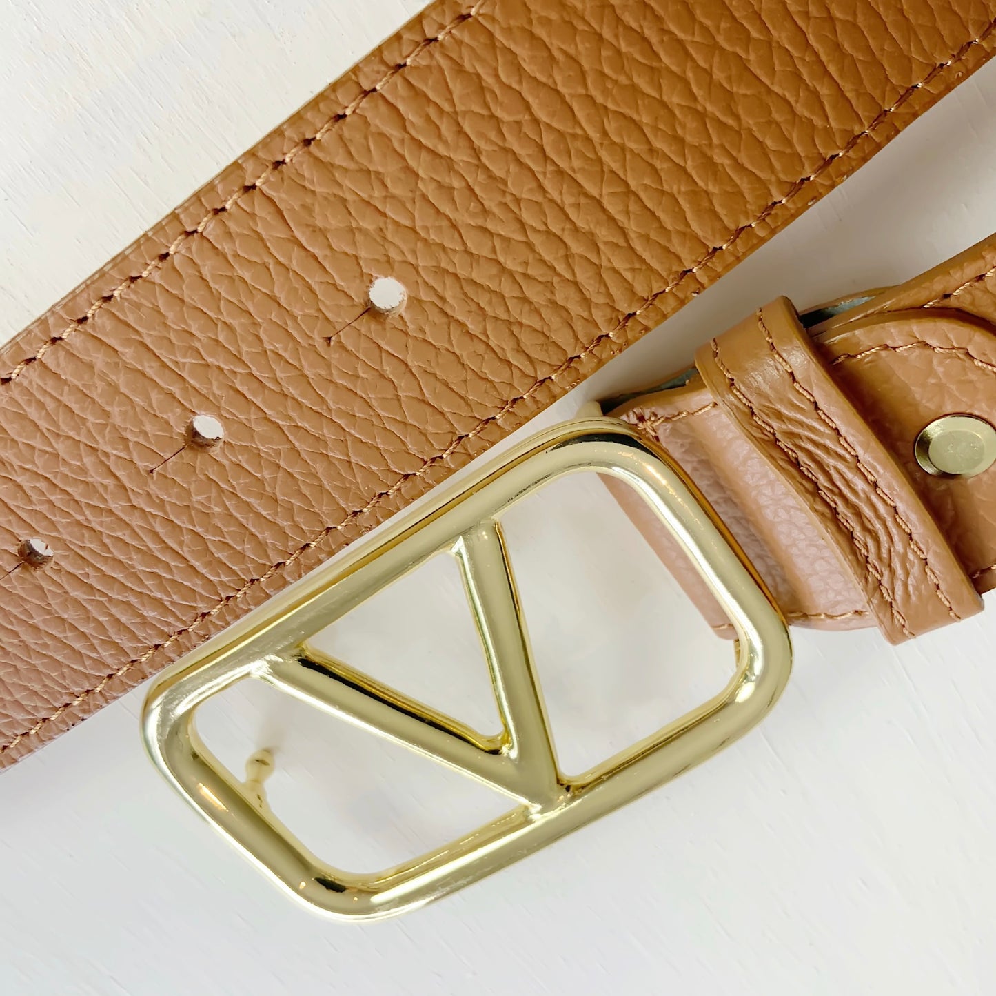 V-Buckle Leather Belt
